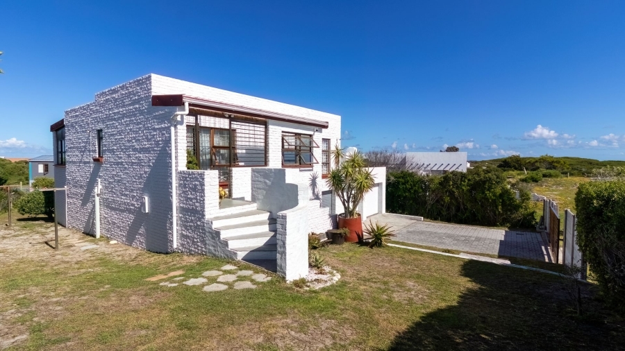 4 Bedroom Property for Sale in Pearly Beach Western Cape